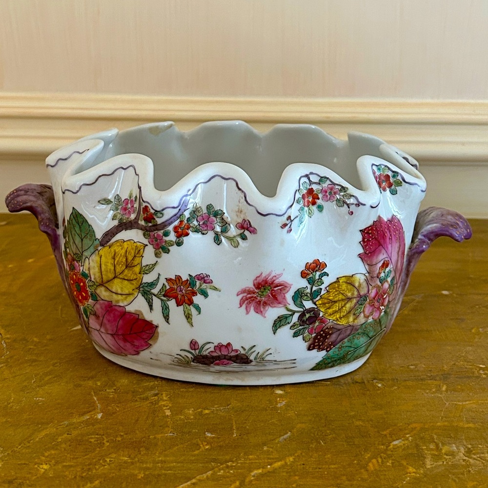 Beautiful Vintage Small Ceramic Floral Planter - Picture 1 of 8
